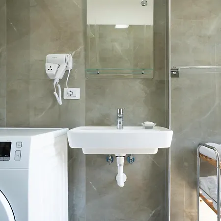 Stayblvd Apartment-free Parking Appartamento Tirana