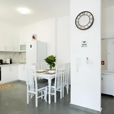 Stayblvd Apartment-free Parking Appartamento Tirana