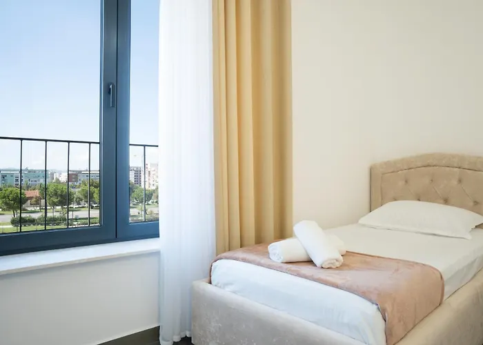Stayblvd Apartment-free Parking & Balcony Near Center