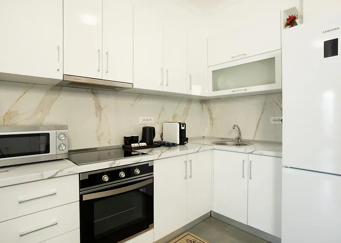 Stayblvd Apartment-free Parking & Balcony Near Center Tirana