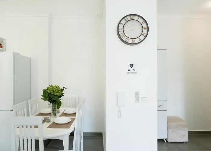 Stayblvd Apartment-free Parking & Balcony Near Center *